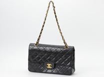 CHANEL (シャネル)  マトラッセ ショルダーバッグ ラムスキン