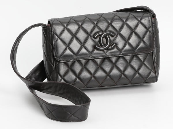 CHANEL マトラッセ　ショルダーバッグ