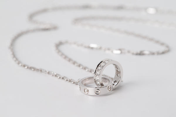 Cartier(カルティエ）K18WG ベビーラブネックレス ダイヤモンド