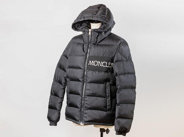 Moncler (モンクレール)ダウンジャケットD20914188405 68352/アイトン