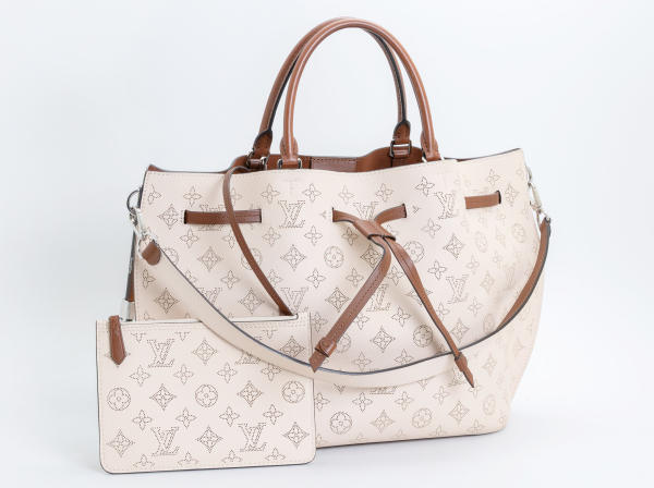 LOUIS VUITTON(ルイ・ヴィトン) マヒナ ジロラッタ クレーム