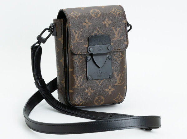 LOUIS VUITTON(ルイ・ヴィトン) Sロック ヴェルティカル・ウェアラブル ウォレット M81522
