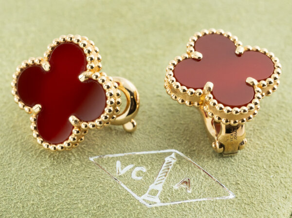 Van Cleef & Arpels (ヴァンクリーフ＆アーペル)K18YG カーネリアン  ピアス