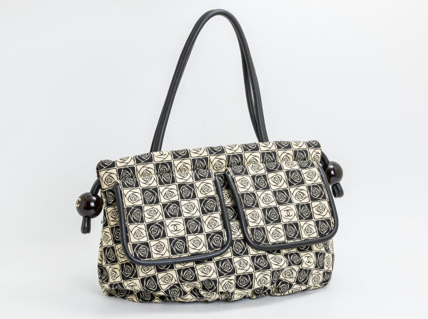 CHANEL (シャネル)  カメリア ココマーク ココボール