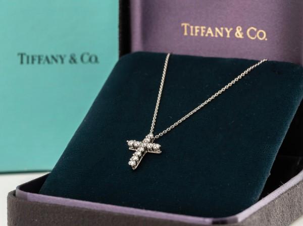 Tiffany & Co. (ティファニー) PT950 ダイヤモンドネックレス/スモールクロス