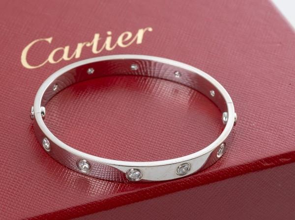 Cartier(カルティエ）K18WG ラブブレス フルダイヤ旧型