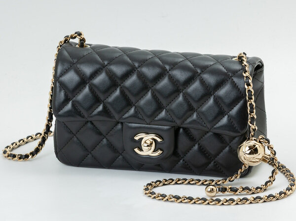 CHANEL (シャネル) チェーンショルダー ミニ マトラッセ 20 AS1787