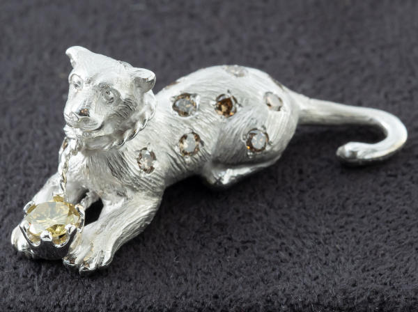 KAOLVCO（水野薫子） K18WG ペンダントヘッド ダイヤモンド 豹型