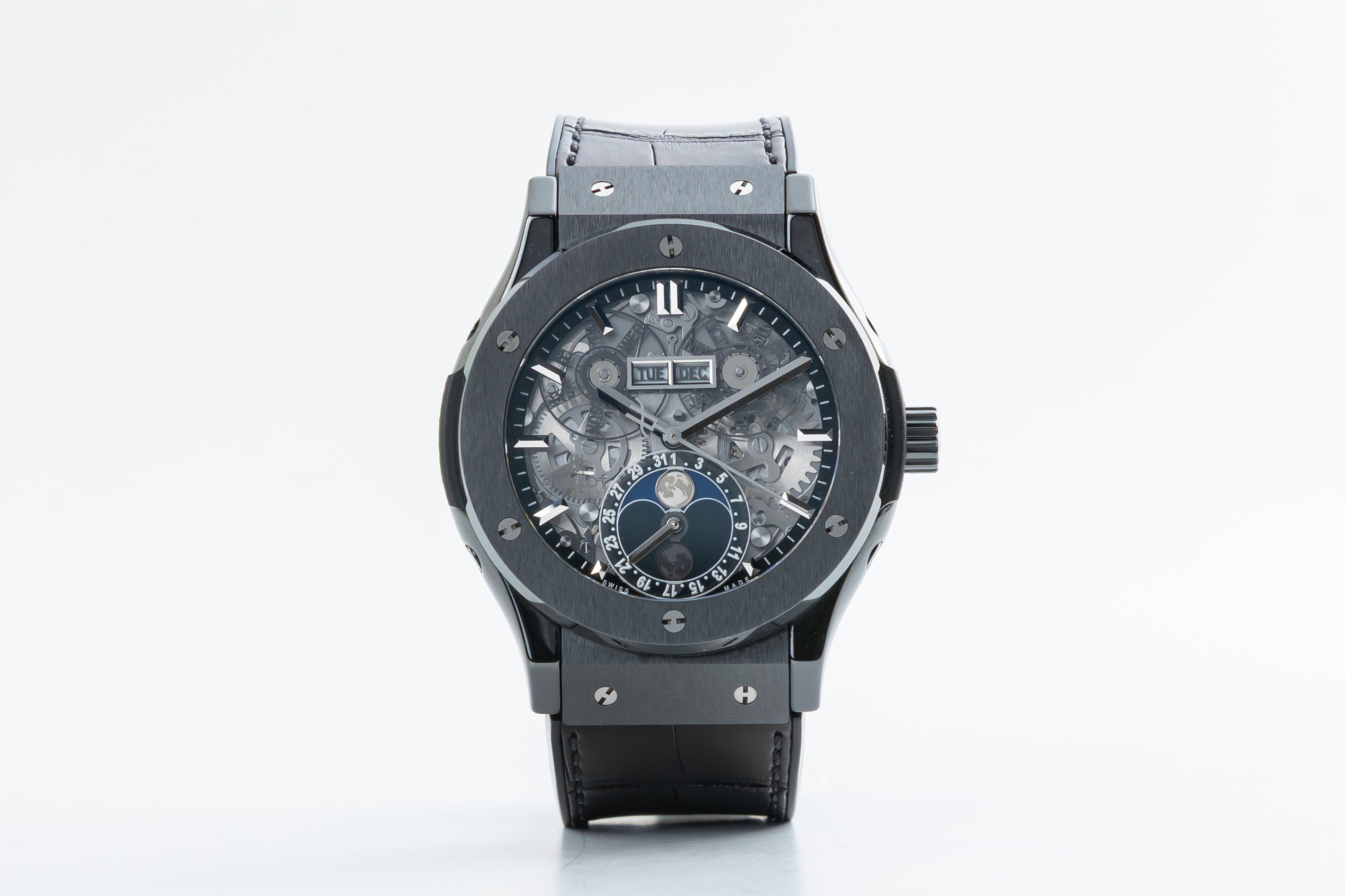 HUBLOT(ウブロ) クラシック・フュージョン アエロフュージョン ムーンフェイズ ブラックマジック 517.CX.0170.LR