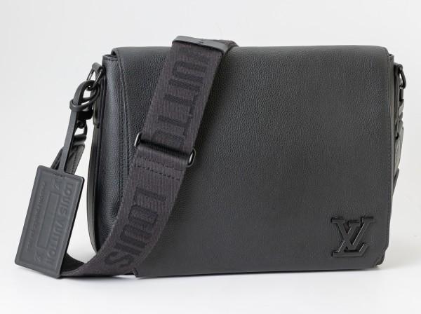 LOUIS VUITTON(ルイ・ヴィトン)テイクオフ・メッセンジャー M57080