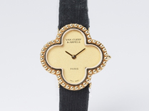 Van Cleer & Arpels (ヴァンクリーフ＆アーペル）　アルハンブラ腕時計