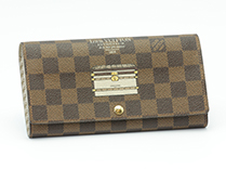 LOUIS VUITTON（ルイ・ヴィトン） ポルトフォイユ・サラ（トランク柄プリント）N63179